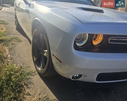 Білий Додж Challenger, об'ємом двигуна 3.6 л та пробігом 95 тис. км за 23300 $, фото 43 на Automoto.ua