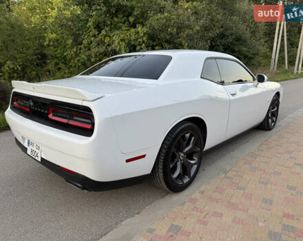 Білий Додж Challenger, об'ємом двигуна 5.65 л та пробігом 84 тис. км за 26500 $, фото 3 на Automoto.ua