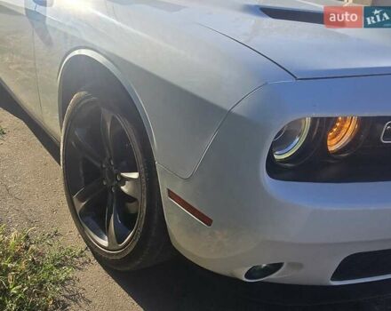 Білий Додж Challenger, об'ємом двигуна 3.6 л та пробігом 95 тис. км за 23300 $, фото 26 на Automoto.ua