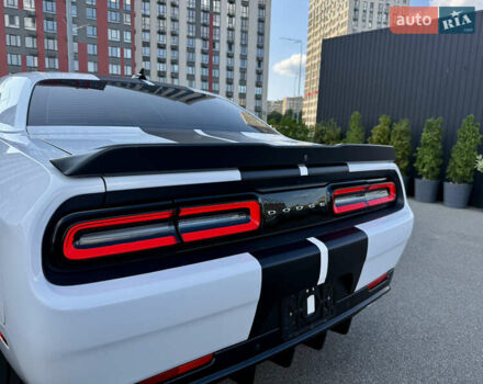 Білий Додж Challenger, об'ємом двигуна 5.7 л та пробігом 90 тис. км за 32500 $, фото 19 на Automoto.ua