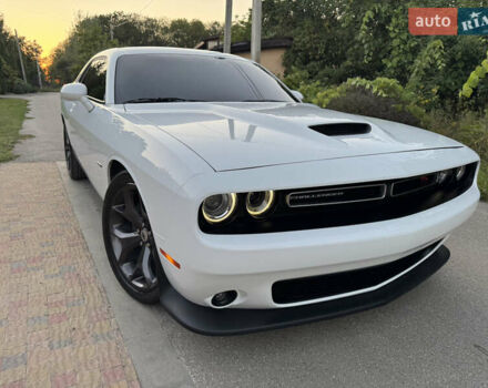 Білий Додж Challenger, об'ємом двигуна 5.65 л та пробігом 84 тис. км за 26500 $, фото 20 на Automoto.ua