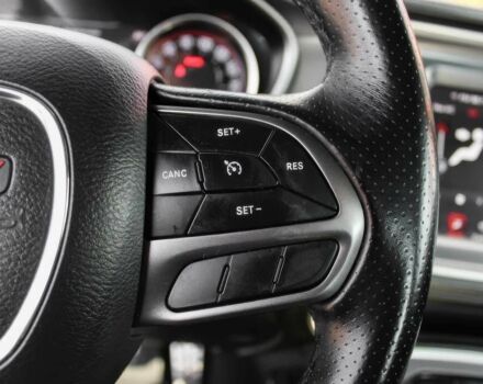Білий Додж Challenger, об'ємом двигуна 6.4 л та пробігом 57 тис. км за 13600 $, фото 15 на Automoto.ua