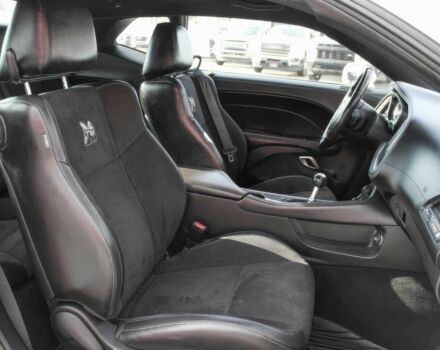 Білий Додж Challenger, об'ємом двигуна 6.4 л та пробігом 57 тис. км за 13600 $, фото 10 на Automoto.ua