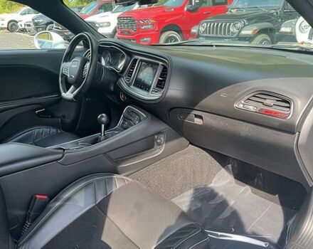 Белый Додж Челенджер, объемом двигателя 6.2 л и пробегом 35 тыс. км за 30000 $, фото 11 на Automoto.ua