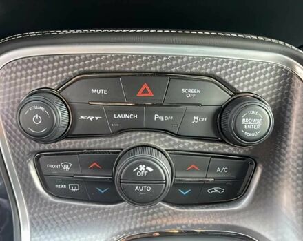 Белый Додж Челенджер, объемом двигателя 6.2 л и пробегом 35 тыс. км за 30000 $, фото 9 на Automoto.ua