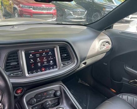 Белый Додж Челенджер, объемом двигателя 6.2 л и пробегом 35 тыс. км за 30000 $, фото 6 на Automoto.ua