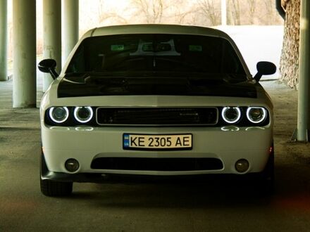 Додж Челенджер 2011 в Каменское - Днепродзержинск на Automoto.ua Белый Додж Челенджер, объемом двигателя 3.6 л и пробегом 151 тыс. км за 12900 $, фото 1 на Automoto.ua