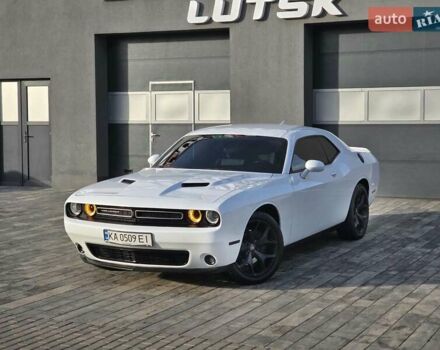 Білий Додж Challenger, об'ємом двигуна 3.6 л та пробігом 95 тис. км за 16500 $, фото 1 на Automoto.ua