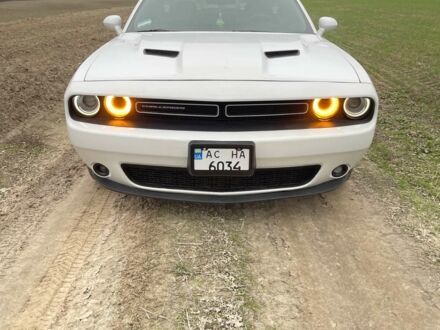 Білий Додж Challenger, об'ємом двигуна 3.6 л та пробігом 109 тис. км за 18800 $, фото 1 на Automoto.ua