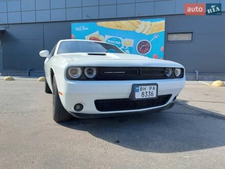 Білий Додж Challenger, об'ємом двигуна 3.6 л та пробігом 124 тис. км за 18200 $, фото 1 на Automoto.ua