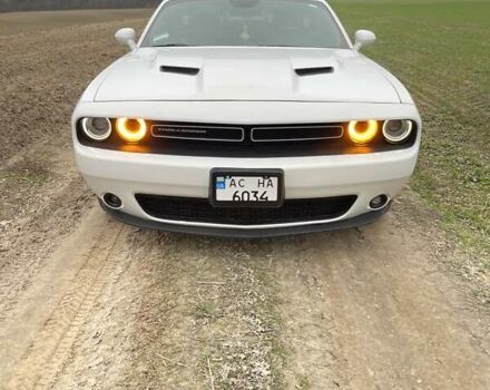Білий Додж Challenger, об'ємом двигуна 3.6 л та пробігом 109 тис. км за 19000 $, фото 1 на Automoto.ua