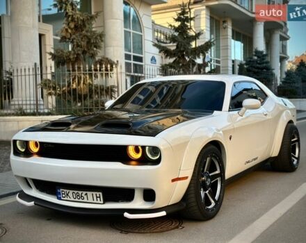 Білий Додж Challenger, об'ємом двигуна 3.6 л та пробігом 142 тис. км за 19500 $, фото 1 на Automoto.ua