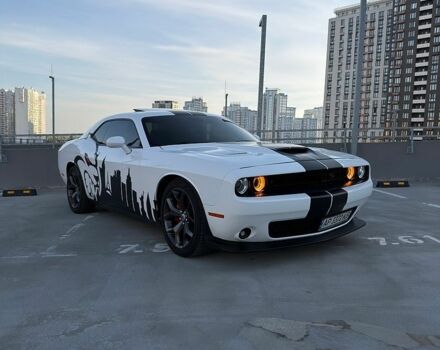 Білий Додж Challenger, об'ємом двигуна 5.7 л та пробігом 71 тис. км за 24900 $, фото 1 на Automoto.ua