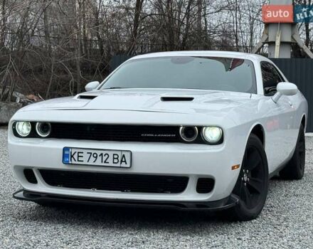 Белый Додж Челенджер, объемом двигателя 3.6 л и пробегом 86 тыс. км за 19400 $, фото 1 на Automoto.ua