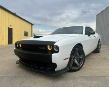 Белый Додж Челенджер, объемом двигателя 6.2 л и пробегом 37 тыс. км за 20000 $, фото 1 на Automoto.ua