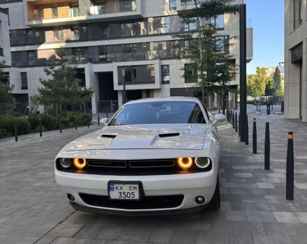 Білий Додж Challenger, об'ємом двигуна 3.6 л та пробігом 131 тис. км за 20047 $, фото 1 на Automoto.ua
