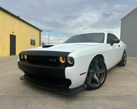 Додж Челенджер 2018 в Киеве на Automoto.ua Белый Додж Челенджер, объемом двигателя 6.2 л и пробегом 39 тыс. км за 25000 $, фото 1 на Automoto.ua