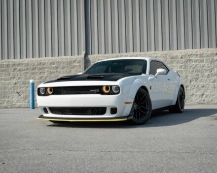 Белый Додж Челенджер, объемом двигателя 6.2 л и пробегом 36 тыс. км за 8000 $, фото 1 на Automoto.ua