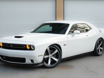 Белый Додж Челенджер, объемом двигателя 5.7 л и пробегом 30 тыс. км за 12000 $, фото 1 на Automoto.ua