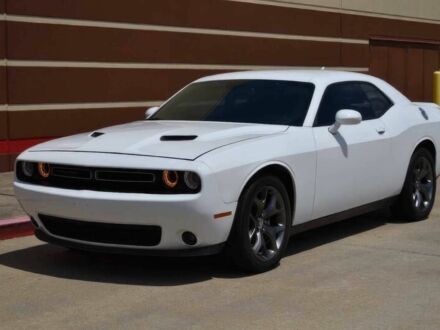 Белый Додж Челенджер, объемом двигателя 3.6 л и пробегом 40 тыс. км за 13400 $, фото 1 на Automoto.ua