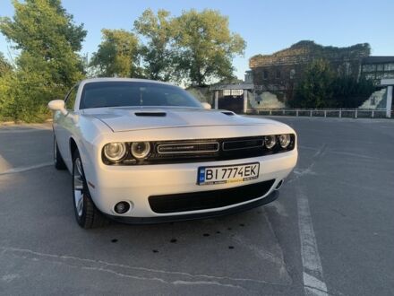 Додж Челенджер 2021 в Полтаве на Automoto.ua Белый Додж Челенджер, объемом двигателя 3.6 л и пробегом 73 тыс. км за 23000 $, фото 1 на Automoto.ua