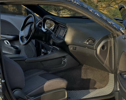 Черный Додж Челенджер, объемом двигателя 3.6 л и пробегом 210 тыс. км за 16500 $, фото 12 на Automoto.ua