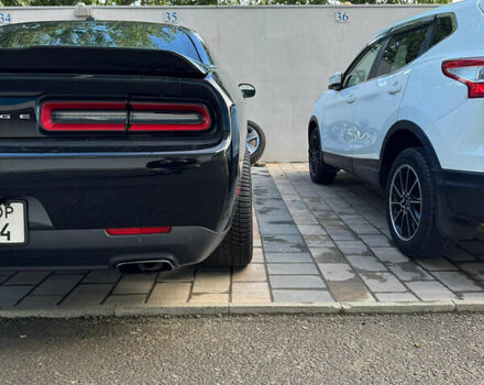 Черный Додж Челенджер, объемом двигателя 3.56 л и пробегом 110 тыс. км за 17000 $, фото 6 на Automoto.ua