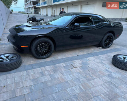 Черный Додж Челенджер, объемом двигателя 3.56 л и пробегом 110 тыс. км за 17000 $, фото 8 на Automoto.ua
