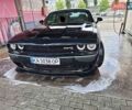 Черный Додж Челенджер, объемом двигателя 5.65 л и пробегом 192 тыс. км за 19200 $, фото 1 на Automoto.ua