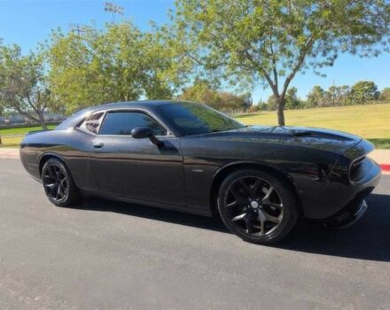 Черный Додж Челенджер, объемом двигателя 5.7 л и пробегом 79 тыс. км за 5000 $, фото 2 на Automoto.ua