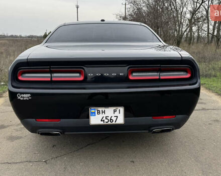 Черный Додж Челенджер, объемом двигателя 3.6 л и пробегом 153 тыс. км за 17000 $, фото 5 на Automoto.ua