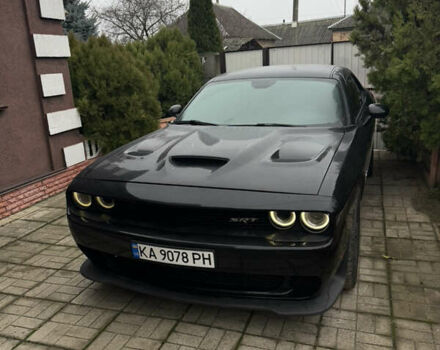 Черный Додж Челенджер, объемом двигателя 5.65 л и пробегом 180 тыс. км за 21500 $, фото 6 на Automoto.ua