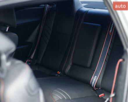 Чорний Додж Challenger, об'ємом двигуна 3.6 л та пробігом 234 тис. км за 12900 $, фото 5 на Automoto.ua