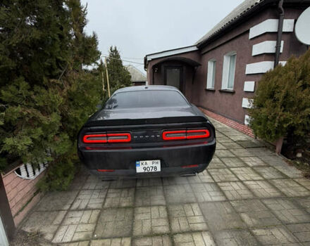 Черный Додж Челенджер, объемом двигателя 5.65 л и пробегом 180 тыс. км за 21500 $, фото 10 на Automoto.ua