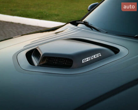 Черный Додж Челенджер, объемом двигателя 5.65 л и пробегом 72 тыс. км за 35000 $, фото 9 на Automoto.ua