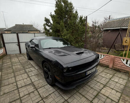 Черный Додж Челенджер, объемом двигателя 5.65 л и пробегом 180 тыс. км за 21500 $, фото 8 на Automoto.ua