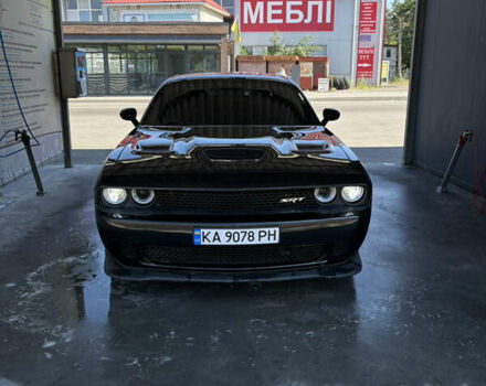 Черный Додж Челенджер, объемом двигателя 5.65 л и пробегом 180 тыс. км за 21500 $, фото 3 на Automoto.ua