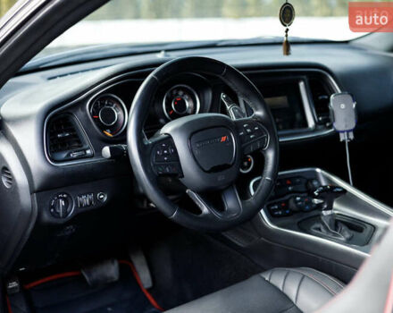 Чорний Додж Challenger, об'ємом двигуна 3.6 л та пробігом 234 тис. км за 12900 $, фото 7 на Automoto.ua