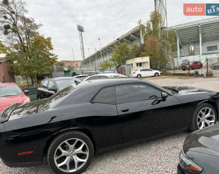 Черный Додж Челенджер, объемом двигателя 3.6 л и пробегом 60 тыс. км за 19700 $, фото 8 на Automoto.ua