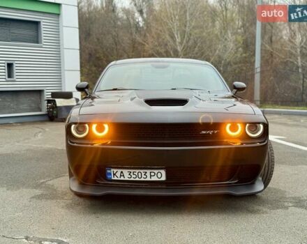 Черный Додж Челенджер, объемом двигателя 5.65 л и пробегом 132 тыс. км за 25500 $, фото 16 на Automoto.ua