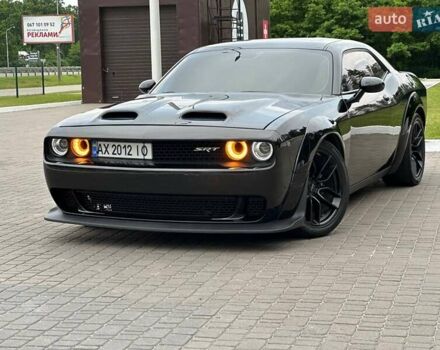 Черный Додж Челенджер, объемом двигателя 6.42 л и пробегом 85 тыс. км за 30700 $, фото 1 на Automoto.ua