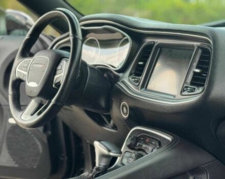 Черный Додж Челенджер, объемом двигателя 6.4 л и пробегом 75 тыс. км за 9300 $, фото 8 на Automoto.ua