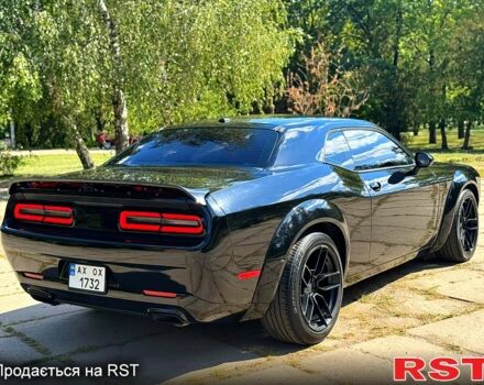 Черный Додж Челенджер, объемом двигателя 3.6 л и пробегом 138 тыс. км за 21000 $, фото 8 на Automoto.ua