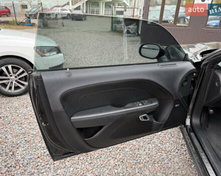 Черный Додж Челенджер, объемом двигателя 3.6 л и пробегом 60 тыс. км за 19700 $, фото 11 на Automoto.ua