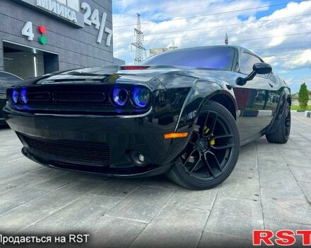 Черный Додж Челенджер, объемом двигателя 3.6 л и пробегом 138 тыс. км за 21000 $, фото 6 на Automoto.ua