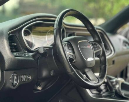 Черный Додж Челенджер, объемом двигателя 6.4 л и пробегом 75 тыс. км за 9300 $, фото 9 на Automoto.ua