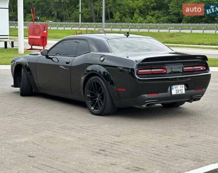Черный Додж Челенджер, объемом двигателя 6.42 л и пробегом 85 тыс. км за 30700 $, фото 4 на Automoto.ua