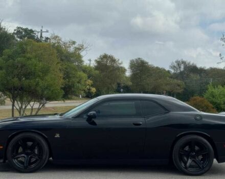 Черный Додж Челенджер, объемом двигателя 6.4 л и пробегом 75 тыс. км за 9300 $, фото 3 на Automoto.ua