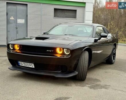 Черный Додж Челенджер, объемом двигателя 5.65 л и пробегом 132 тыс. км за 25500 $, фото 15 на Automoto.ua