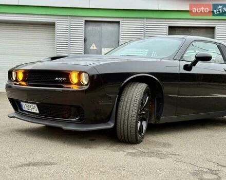 Черный Додж Челенджер, объемом двигателя 5.65 л и пробегом 132 тыс. км за 25500 $, фото 20 на Automoto.ua